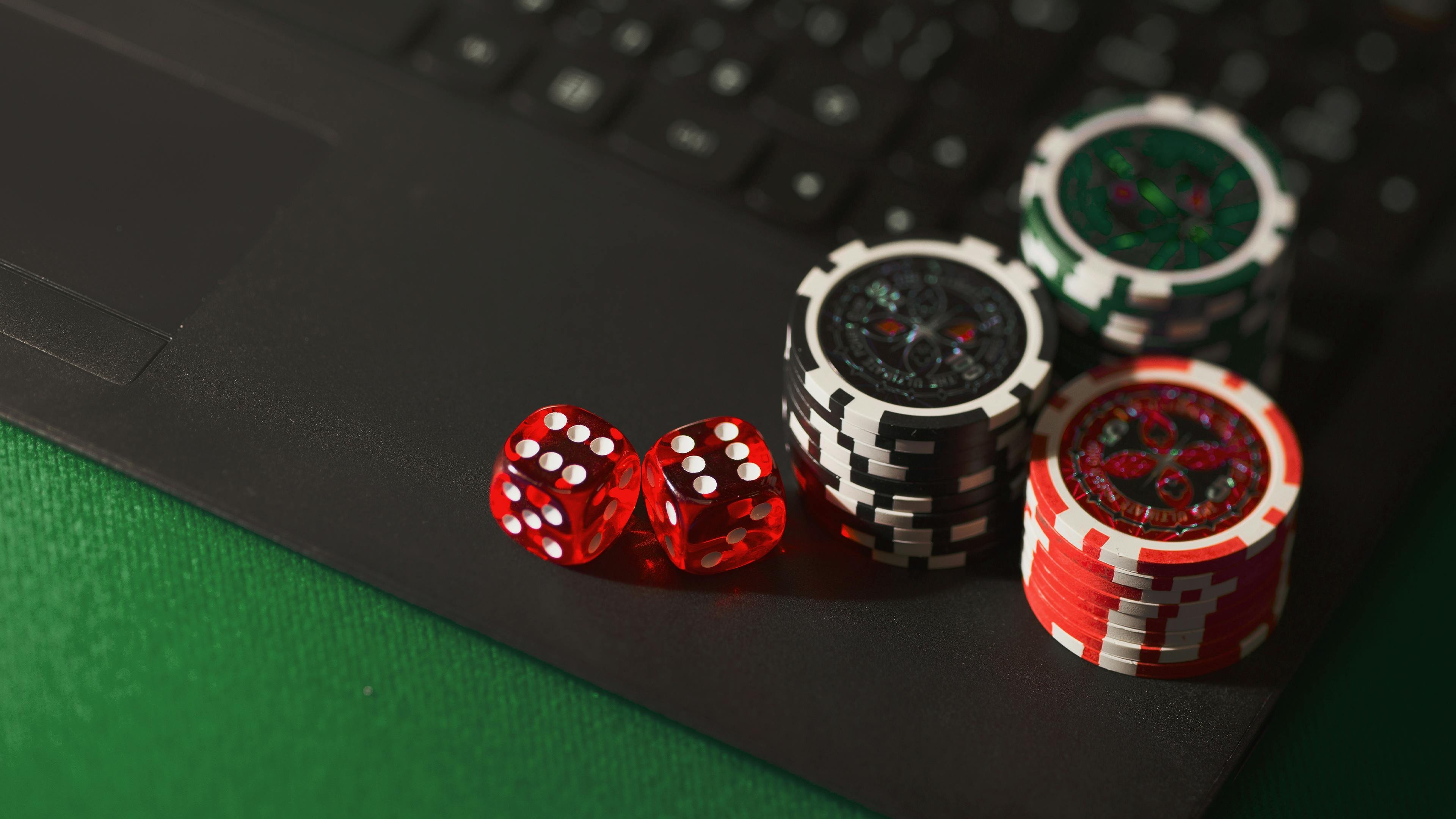 uf800